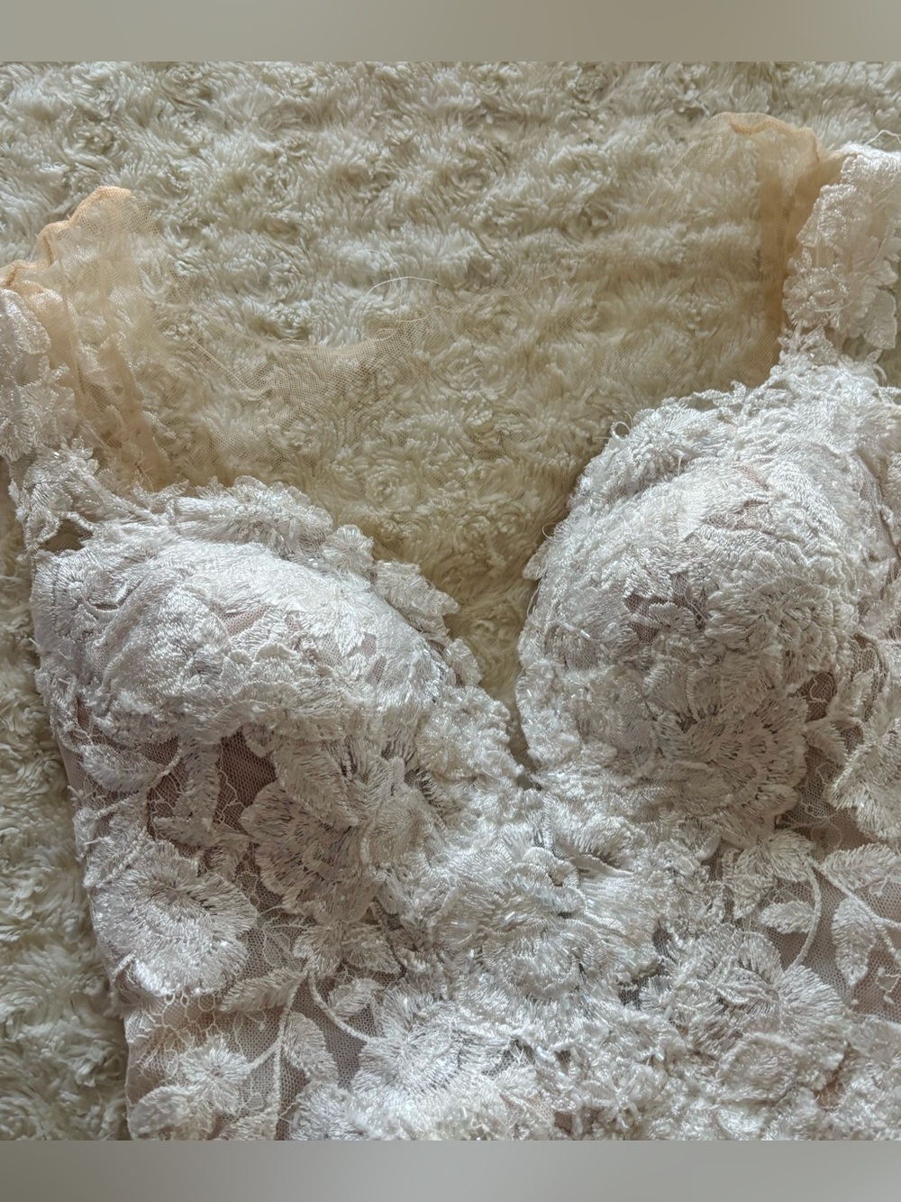 Essence of Australia Wedding Dress - Picture 9 of 16